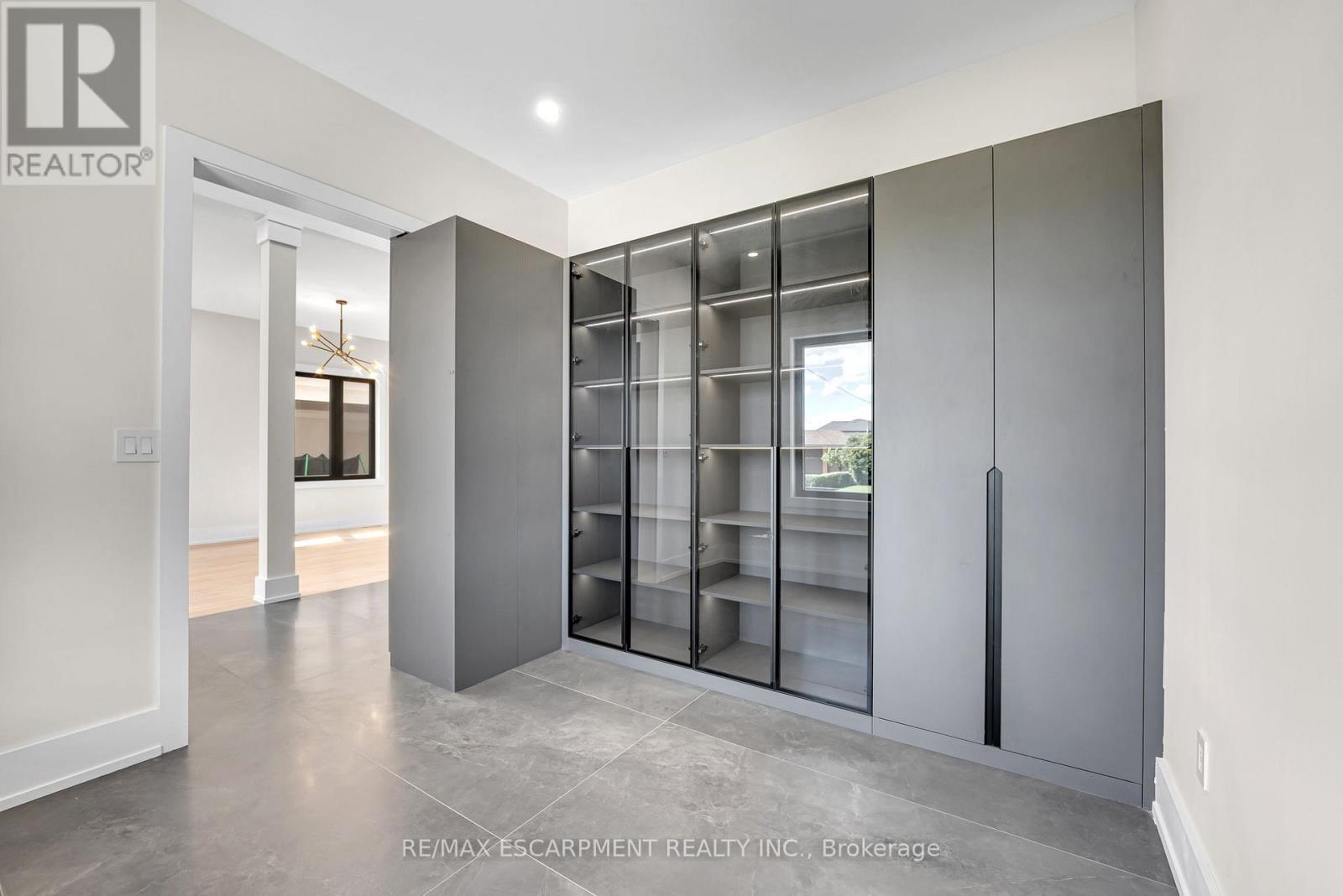 369 Wade Street, Oakville, Ontario  L6K 2A4 - Photo 4 - W13481348