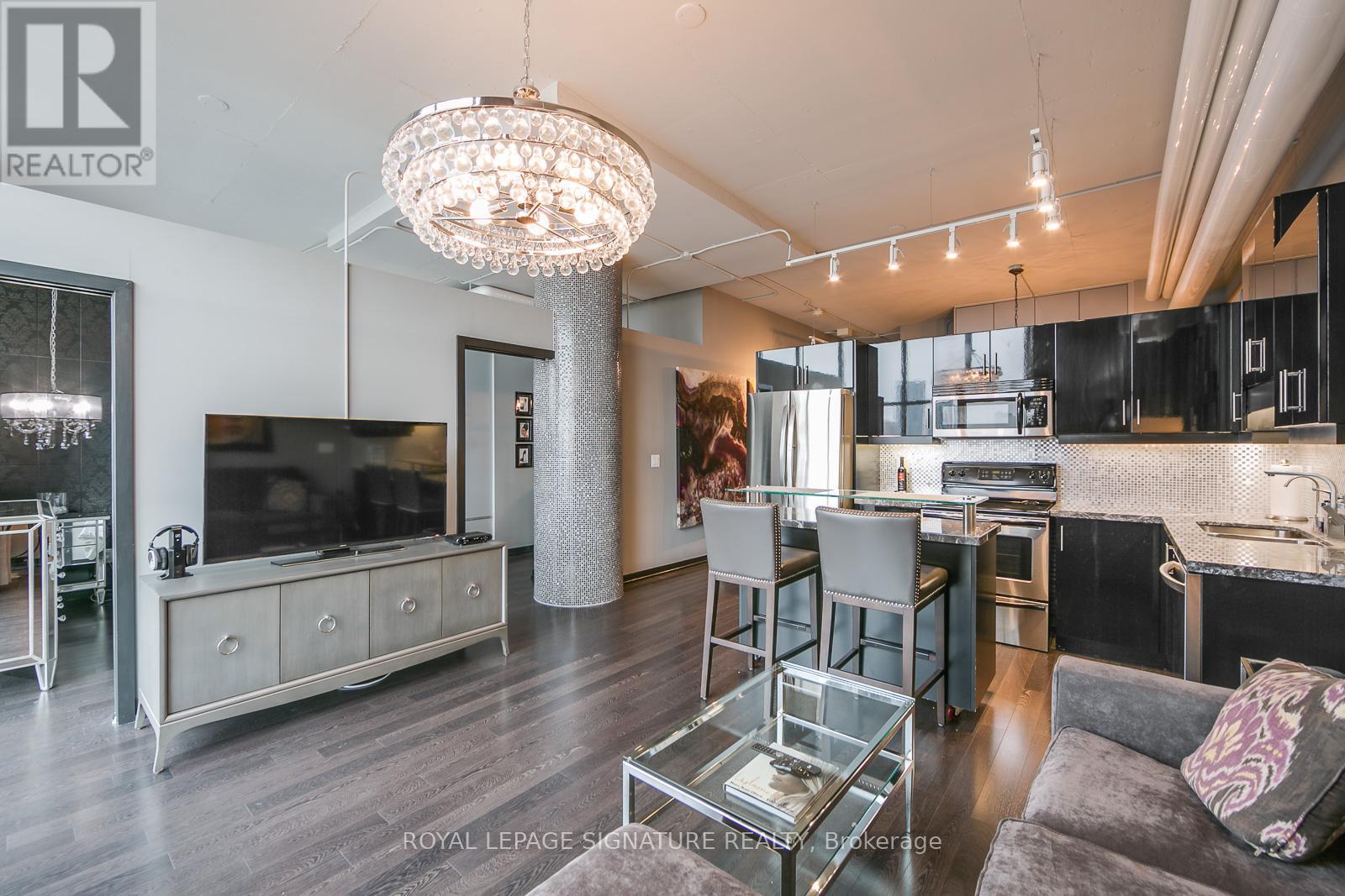 1113 - 2 Fieldway Road, Toronto, Ontario  M8Z 3L1 - Photo 1 - W13481354