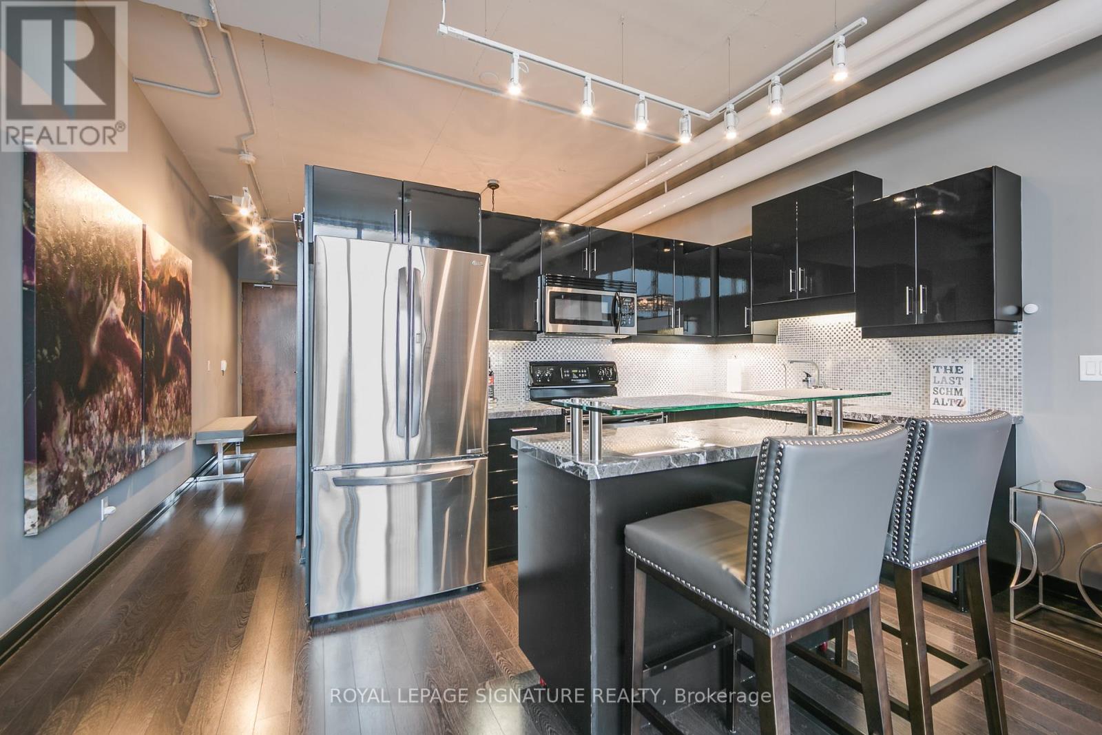 1113 - 2 Fieldway Road, Toronto, Ontario  M8Z 3L1 - Photo 2 - W13481354