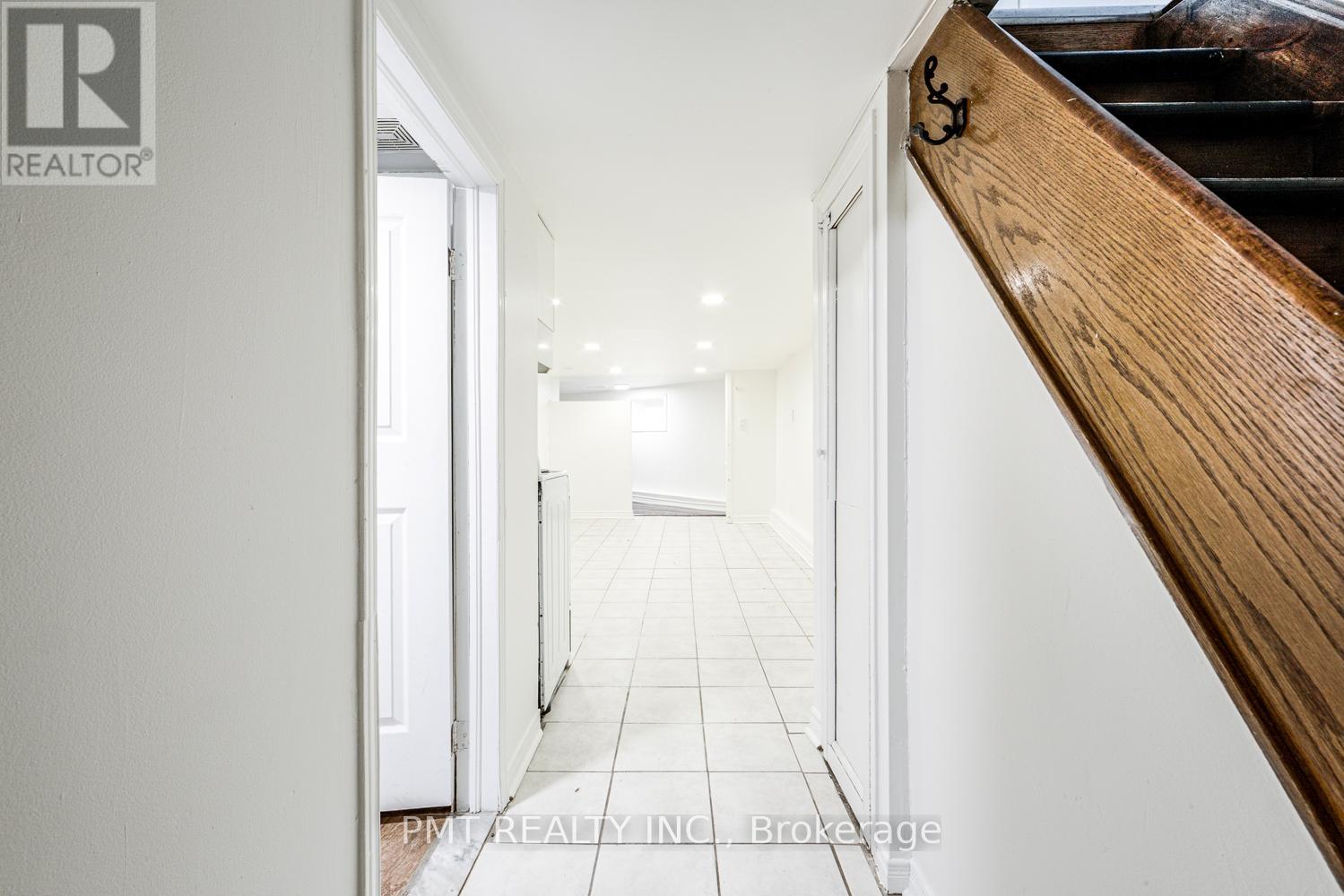 Main - 2045 Davenport Road, Toronto, Ontario  M6N 1C5 - Photo 22 - W13481366