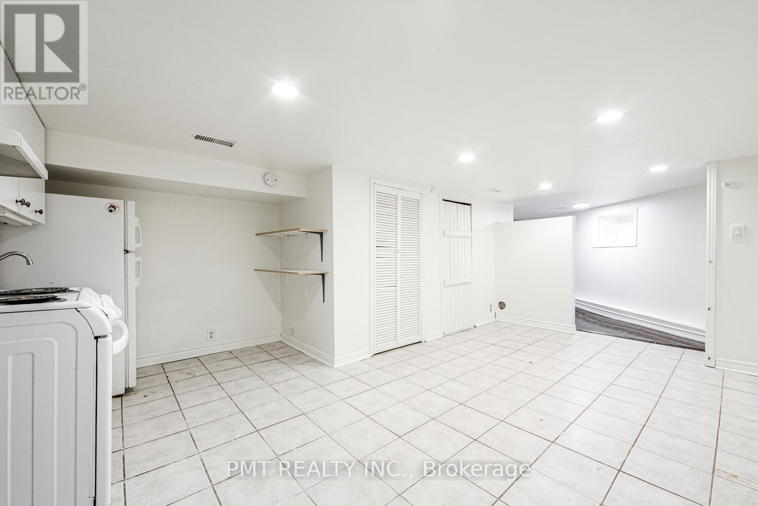 Main - 2045 Davenport Road, Toronto, Ontario  M6N 1C5 - Photo 24 - W13481366