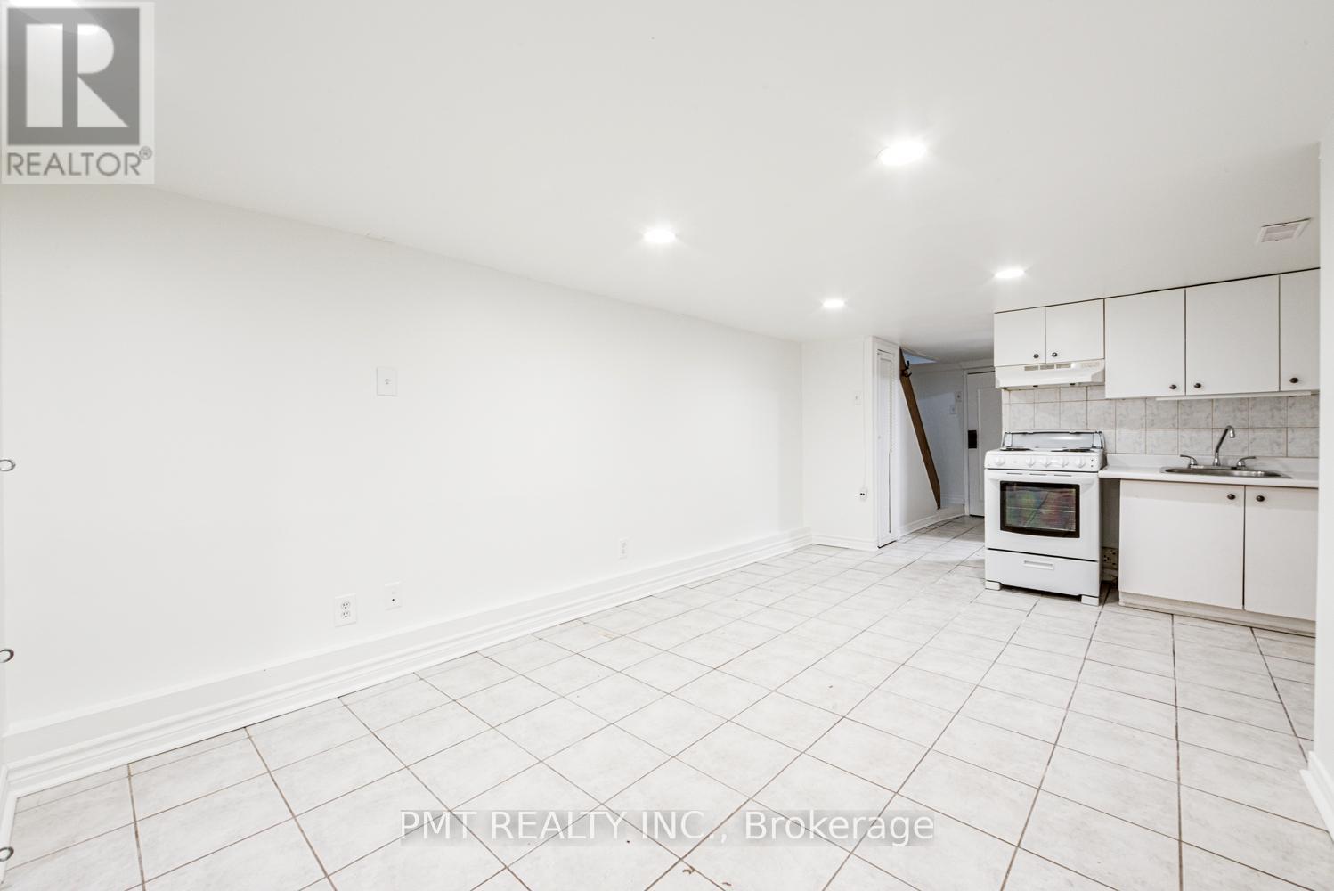 Main - 2045 Davenport Road, Toronto, Ontario  M6N 1C5 - Photo 27 - W13481366