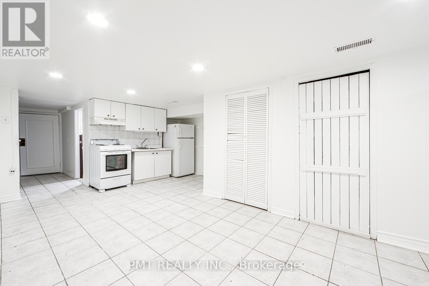Main - 2045 Davenport Road, Toronto, Ontario  M6N 1C5 - Photo 29 - W13481366