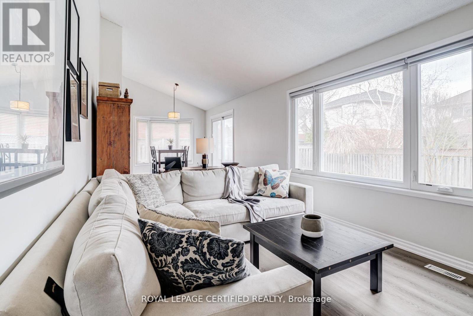 2197 Oakridge Crescent, Burlington, Ontario  L7M 4C8 - Photo 15 - W13481402