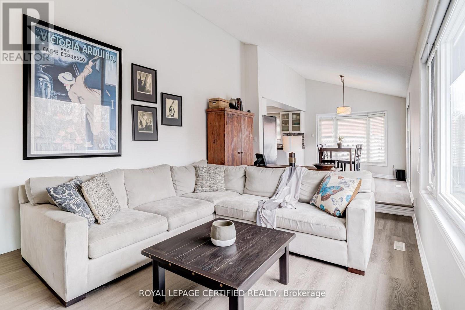 2197 Oakridge Crescent, Burlington, Ontario  L7M 4C8 - Photo 16 - W13481402