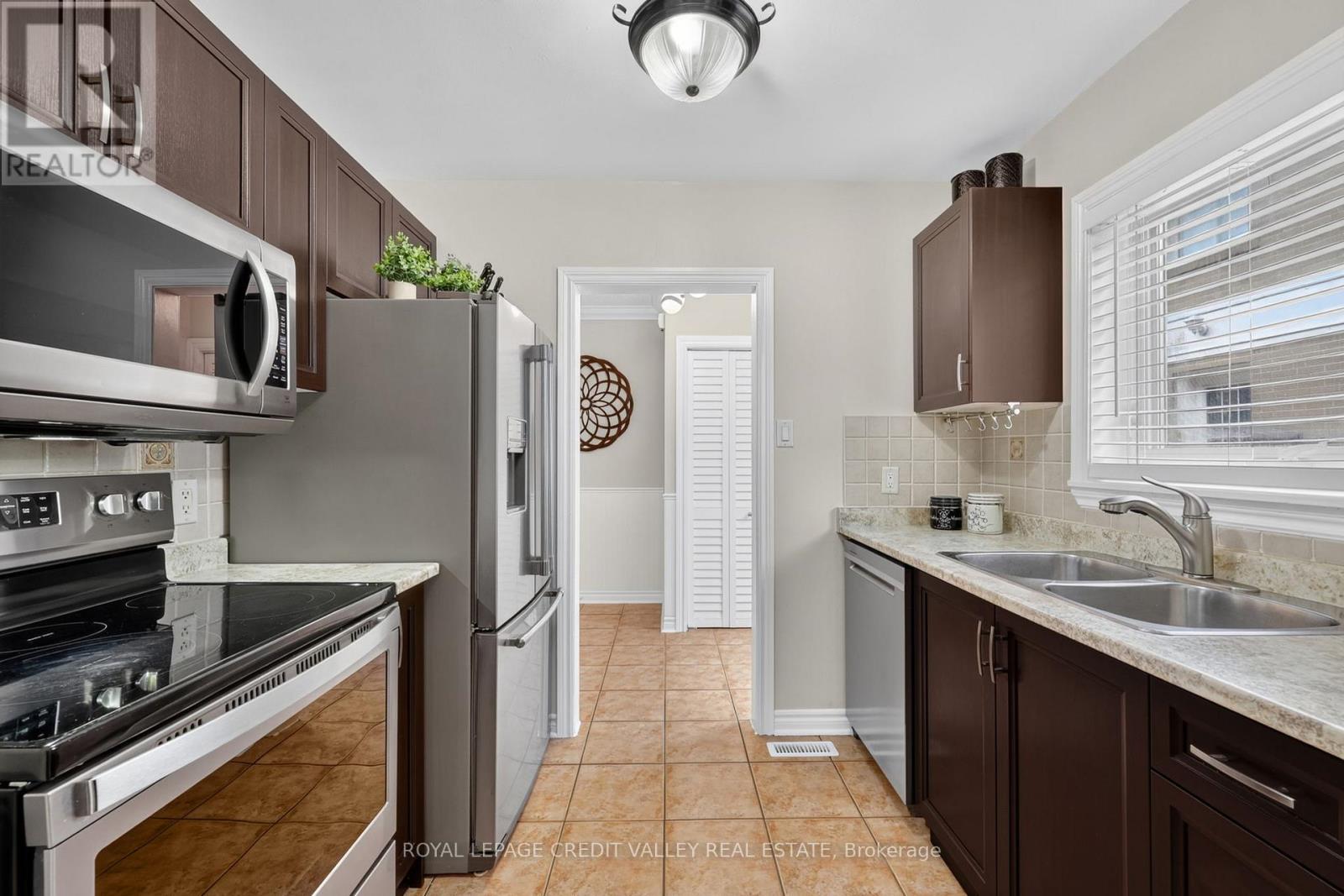 184 - 184 Town House Crescent, Brampton, Ontario  L6W 3C6 - Photo 10 - W13481422