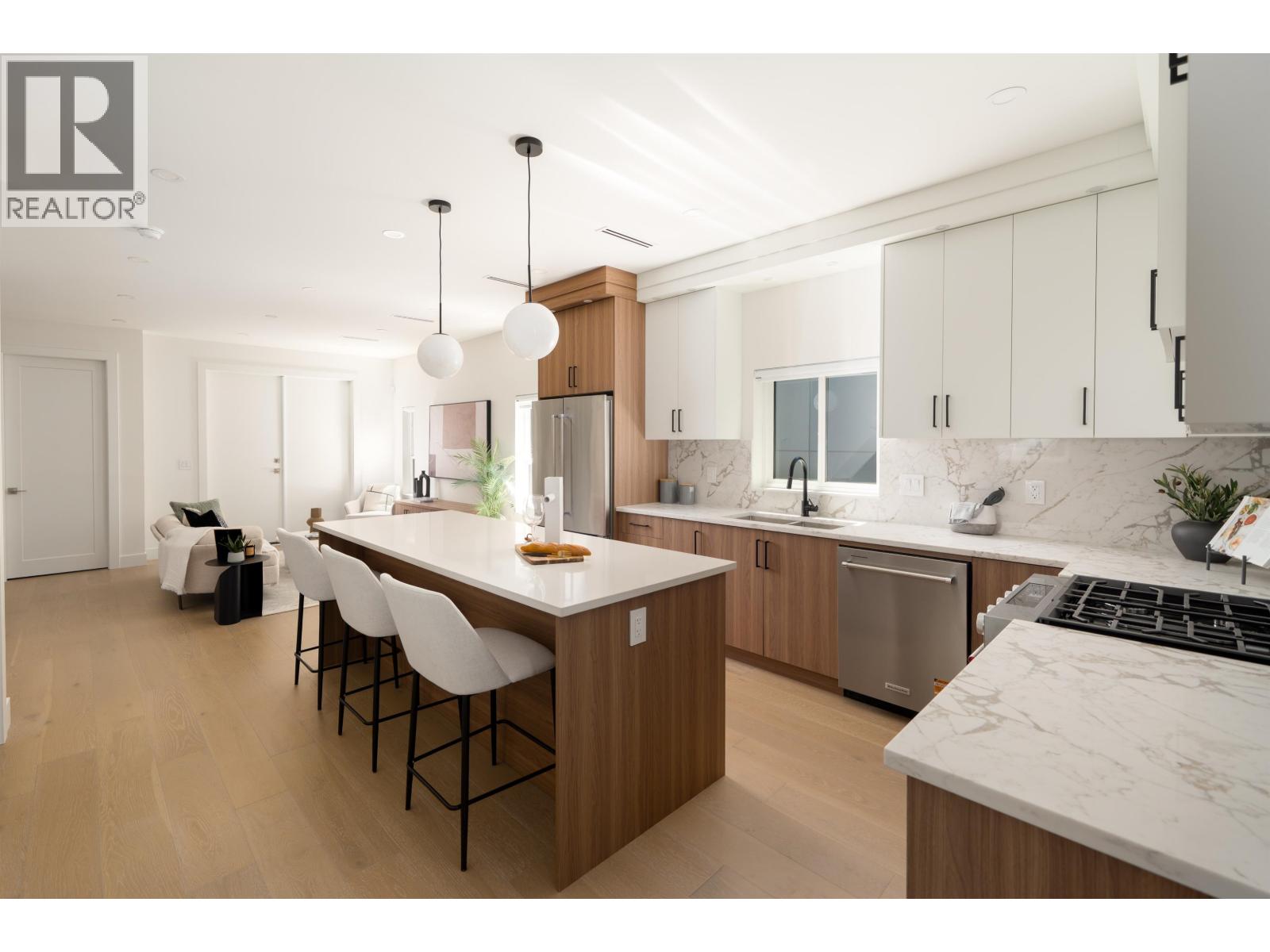 2 6176 Elgin Avenue, Burnaby, British Columbia  V5H 3S4 - Photo 6 - R3139150