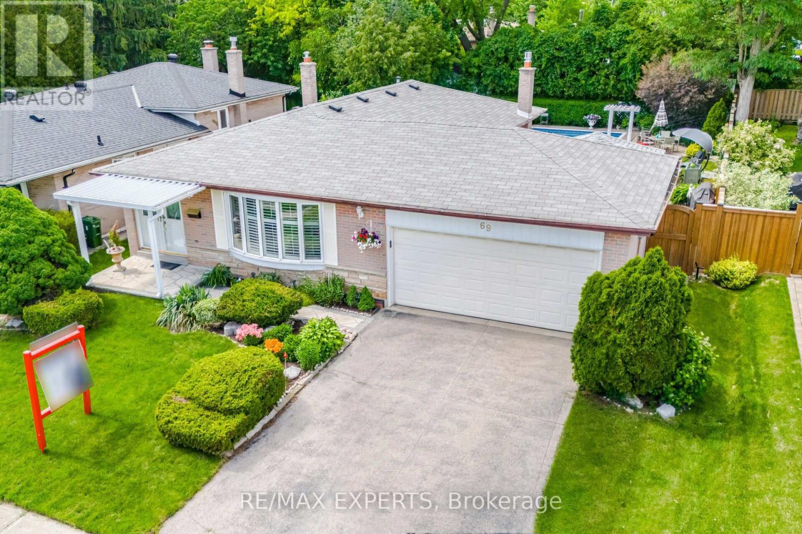 69 Oakmeadow Boulevard, Toronto, Ontario M1E 4G6 - Photo 2 - E13471302