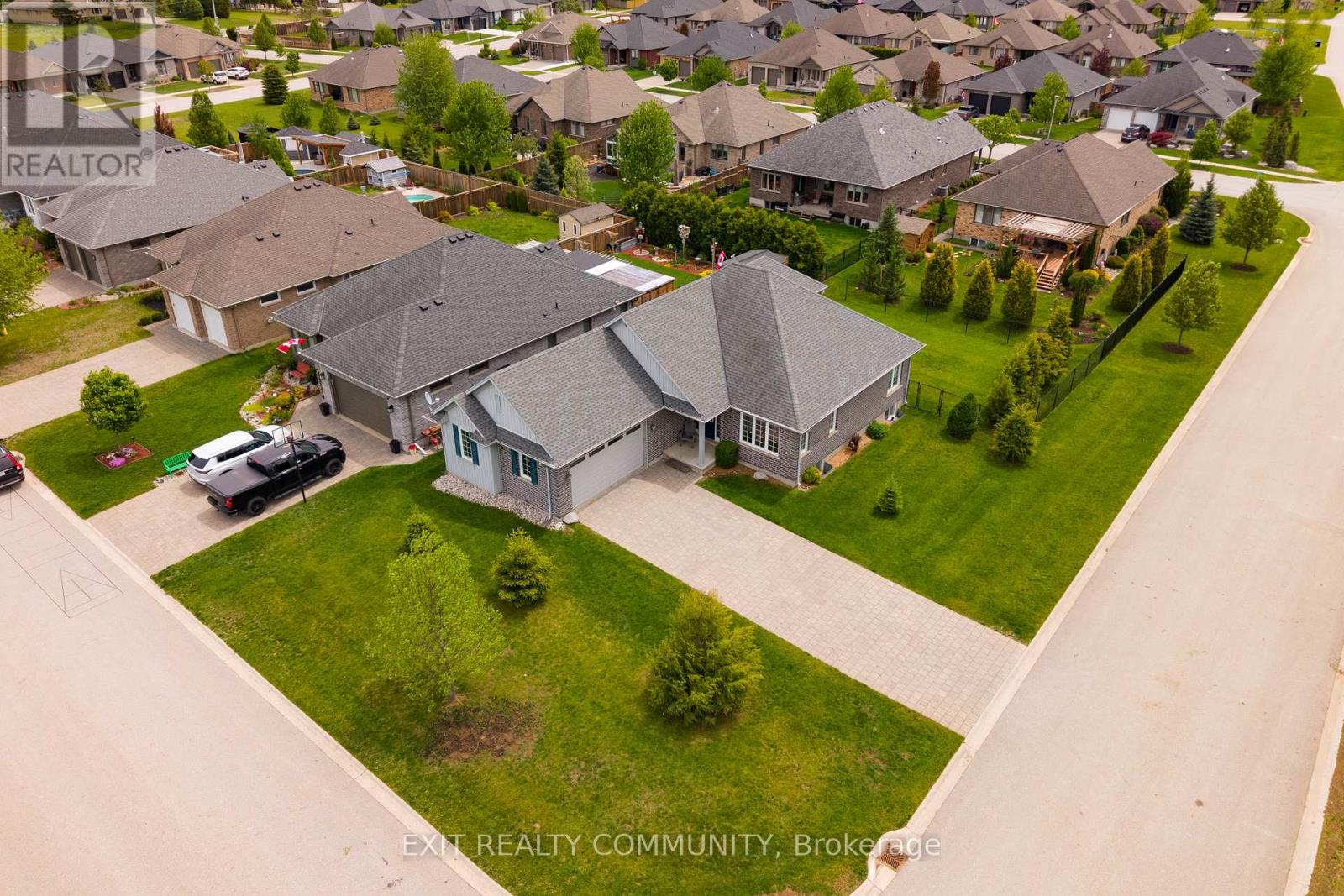 598 BENNETT CRESCENT, Strathroy-Caradoc, Ontario