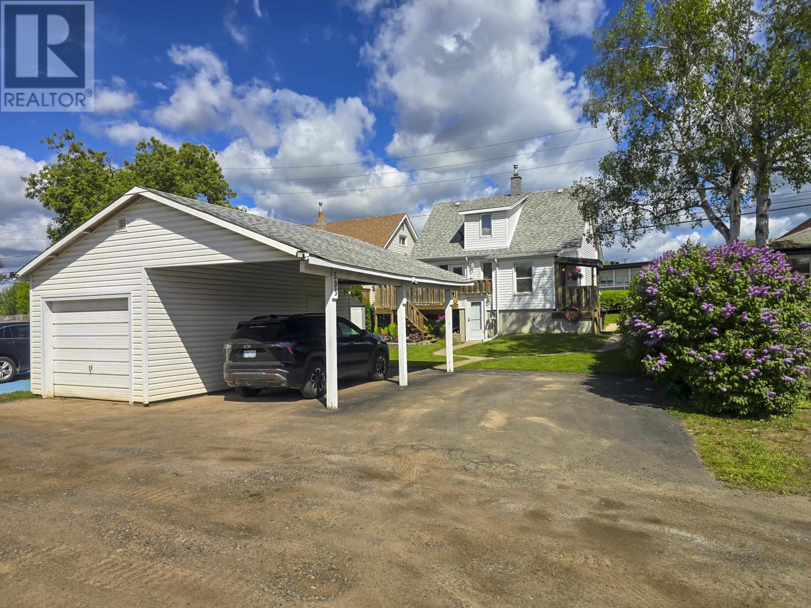 505 Oliver Rd, Thunder Bay, Ontario  P7B 2G9 - Photo 3 - TB2601646