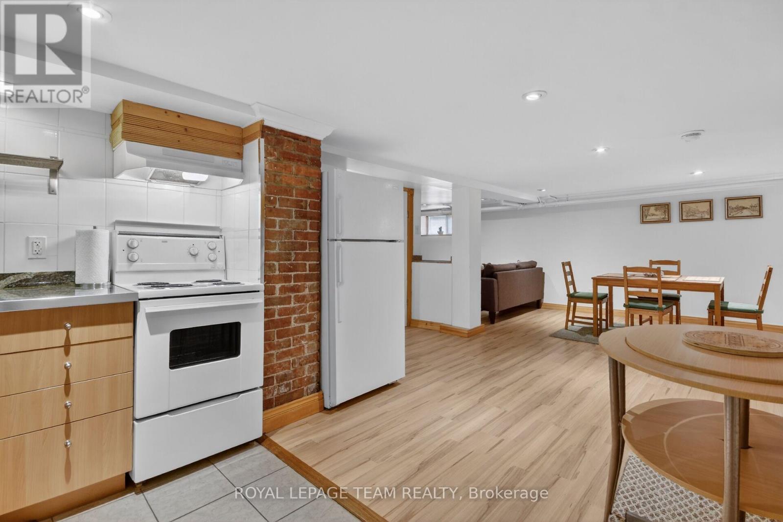 64 Delaware Avenue, Ottawa, Ontario  K2P 0Z3 - Photo 4 - X13481460