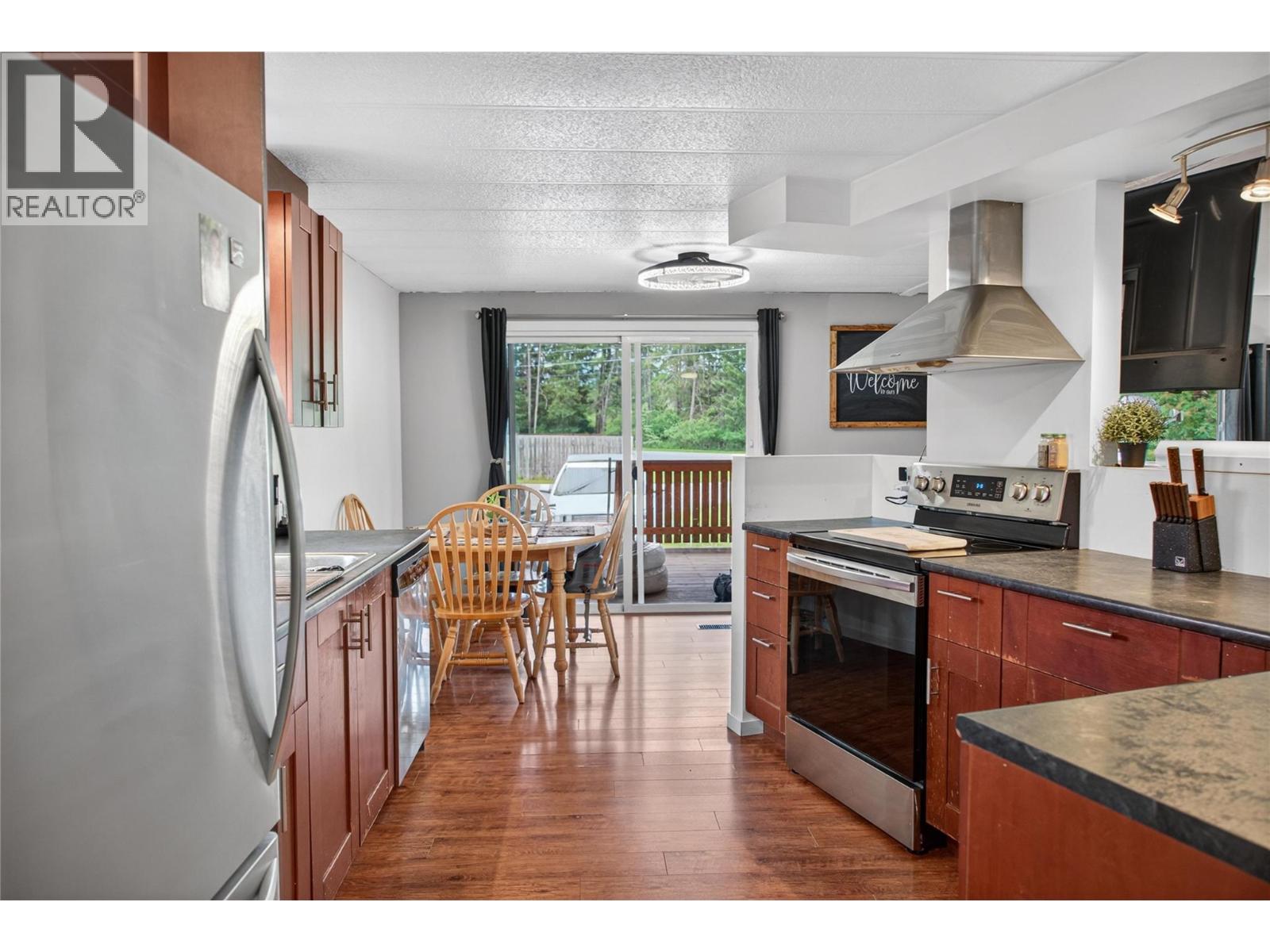 7323 Bertrand Road, Jaffray, British Columbia  V0B 1T0 - Photo 6 - 10392149
