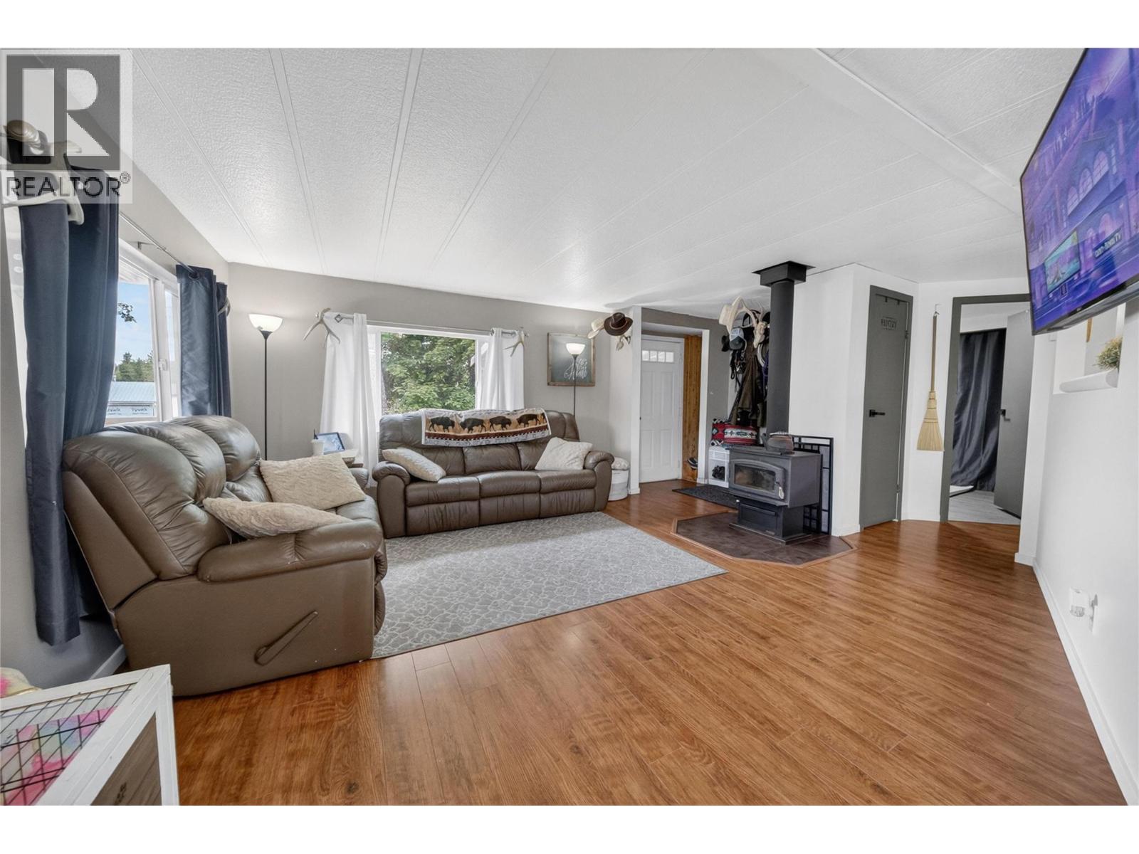 7323 Bertrand Road, Jaffray, British Columbia  V0B 1T0 - Photo 9 - 10392149