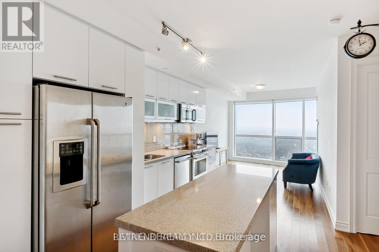 6505 - 388 YONGE STREET, Toronto, Ontario