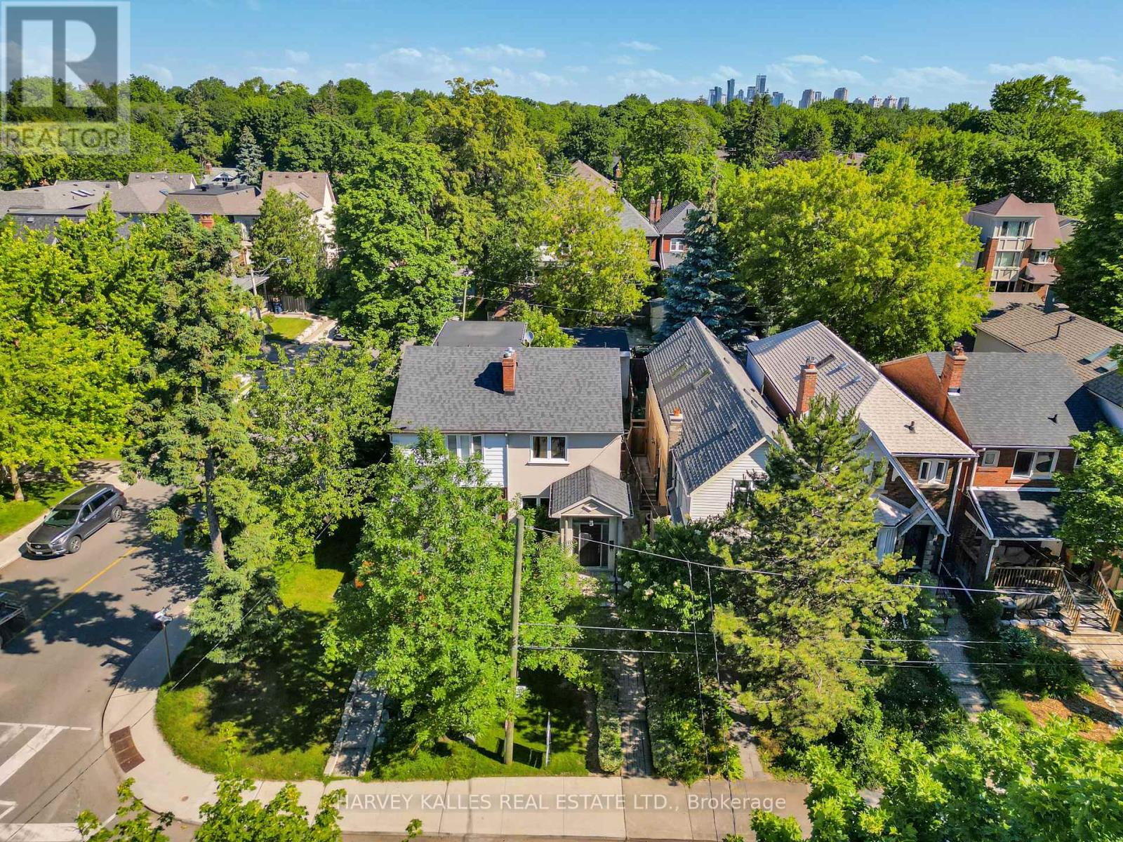 86 WOBURN AVENUE, Toronto, Ontario