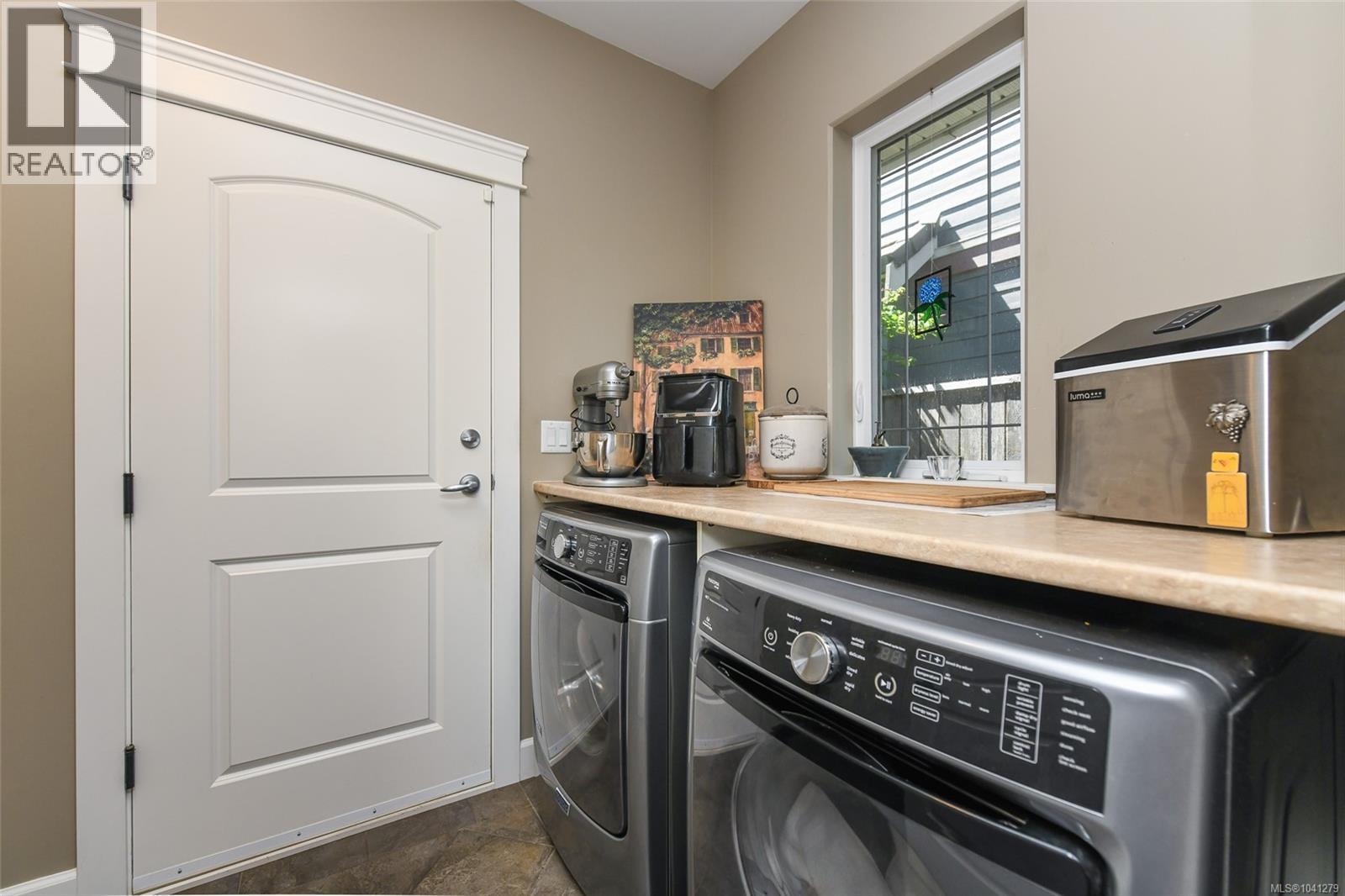 3186 Royal Vista Way, Courtenay, British Columbia  V9N 9X3 - Photo 27 - 1041279