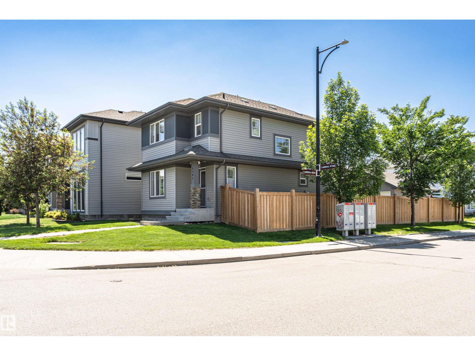 6904 Cardinal Wd SW, Edmonton, Alberta  T6W 2Y4 - Photo 2 - E4495265