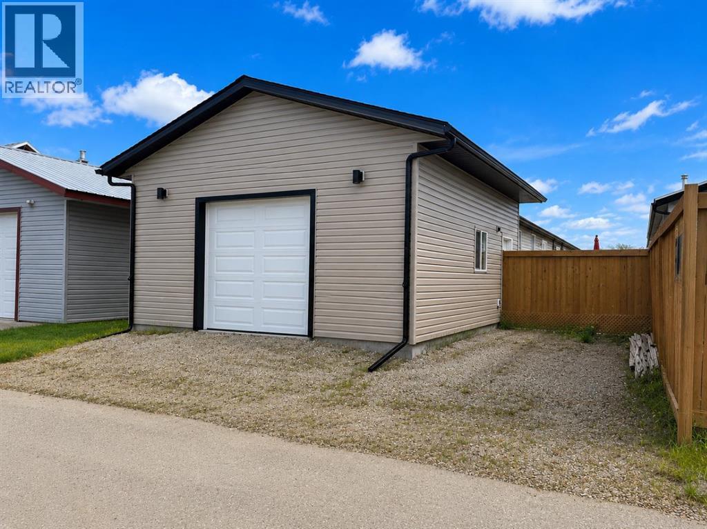 8806 85 Avenue, Grande Prairie, Alberta  T8X 0A8 - Photo 2 - A2322852