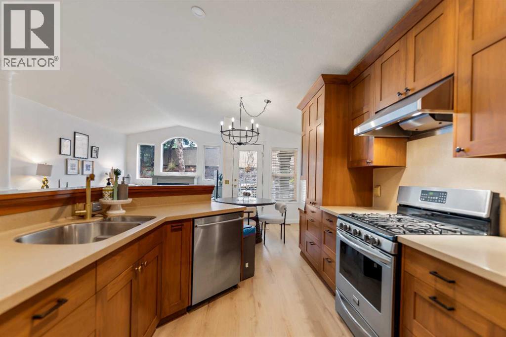57 Sierra Morena Grove Sw, Calgary, Alberta  T3H 4L3 - Photo 9 - A2317902