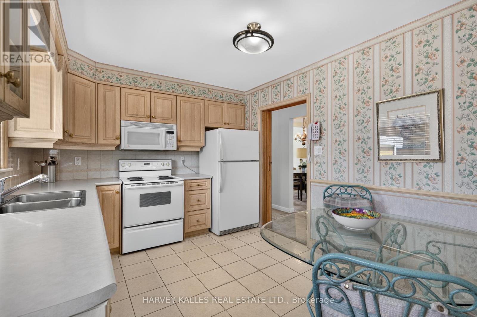 69 Poynter Drive, Toronto, Ontario  M9R 1L3 - Photo 10 - W13481550