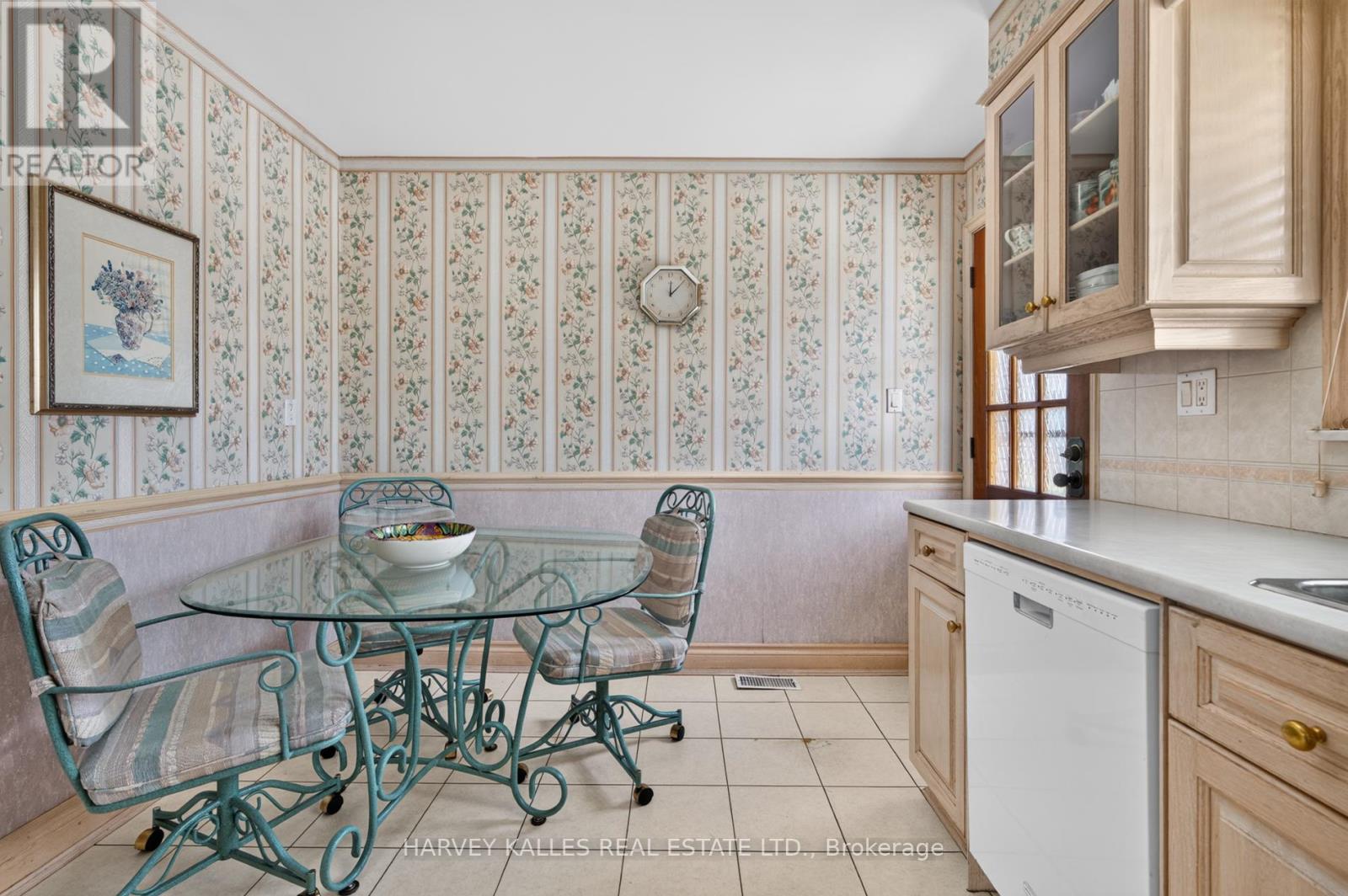 69 Poynter Drive, Toronto, Ontario  M9R 1L3 - Photo 11 - W13481550