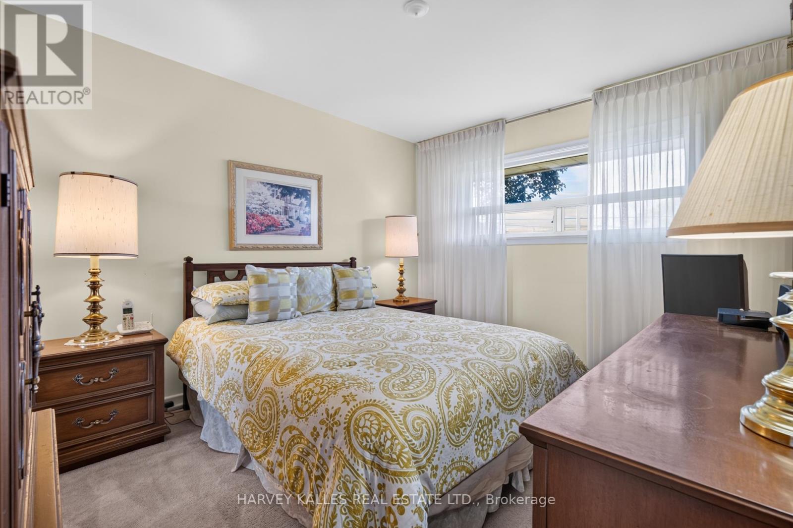 69 Poynter Drive, Toronto, Ontario  M9R 1L3 - Photo 12 - W13481550