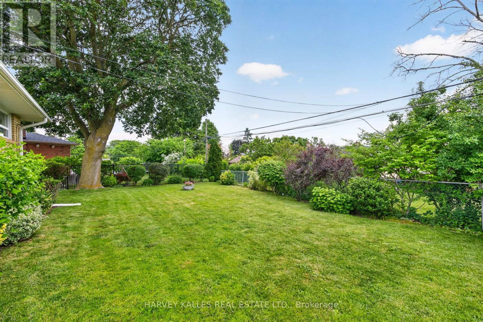 69 Poynter Drive, Toronto, Ontario  M9R 1L3 - Photo 30 - W13481550