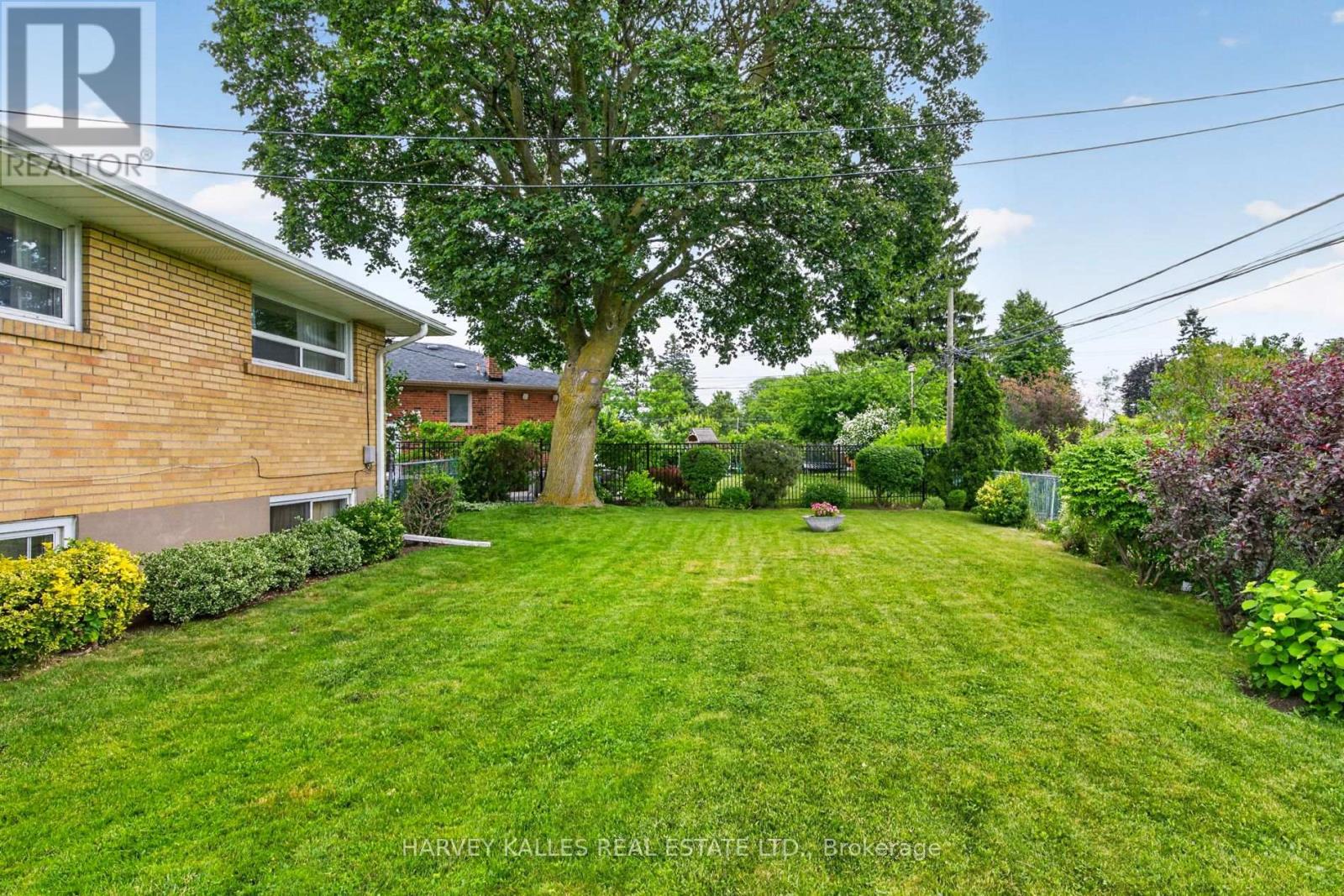 69 Poynter Drive, Toronto, Ontario  M9R 1L3 - Photo 31 - W13481550