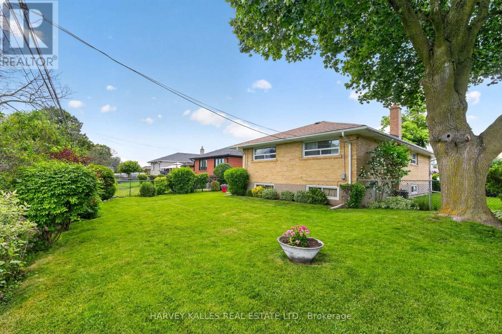 69 Poynter Drive, Toronto, Ontario  M9R 1L3 - Photo 32 - W13481550