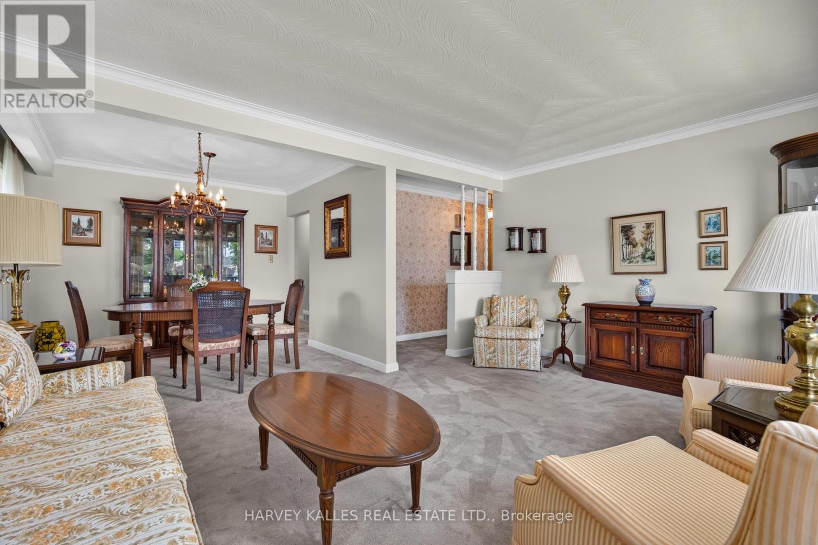 69 Poynter Drive, Toronto, Ontario  M9R 1L3 - Photo 5 - W13481550