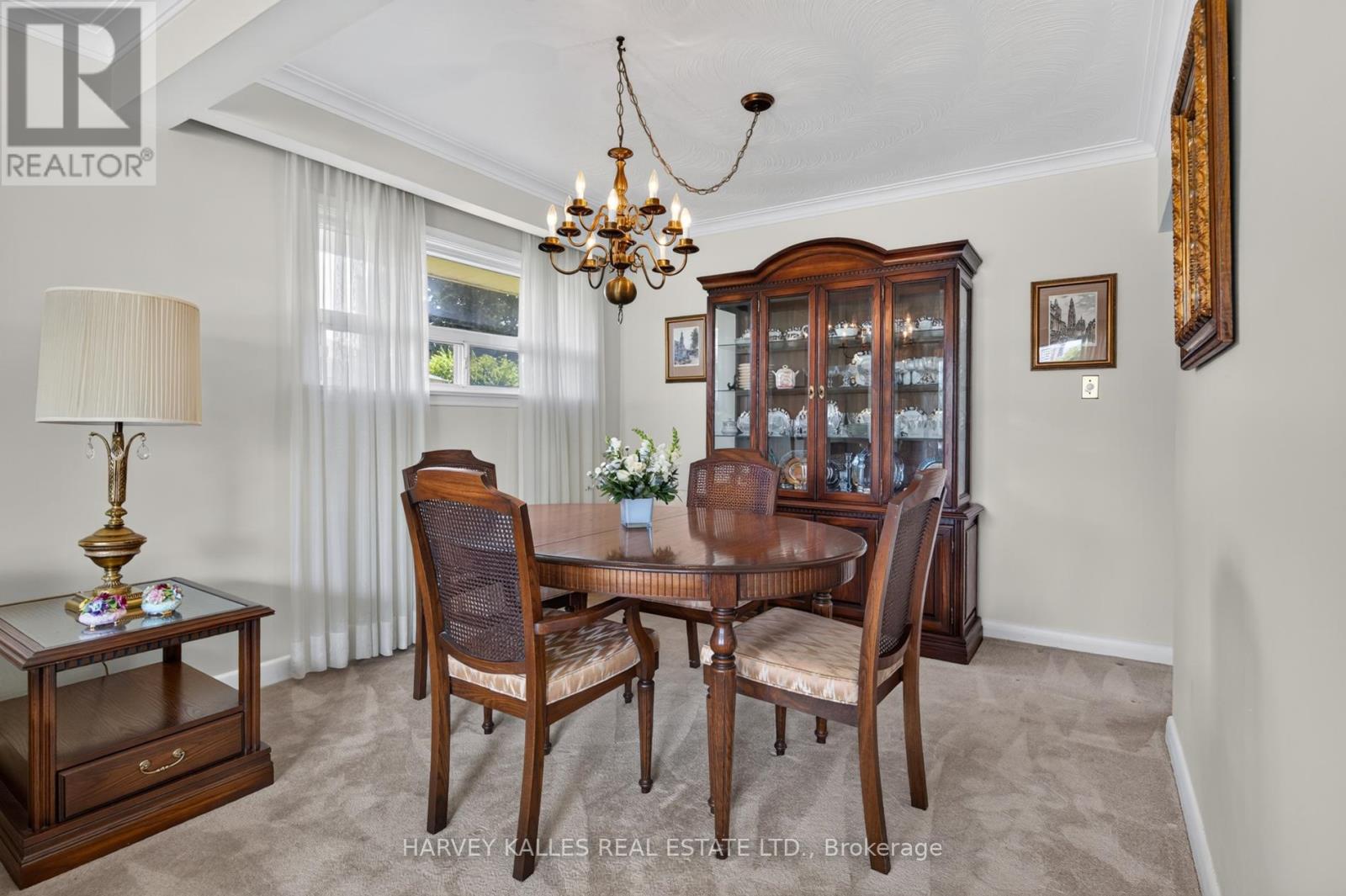 69 Poynter Drive, Toronto, Ontario  M9R 1L3 - Photo 6 - W13481550