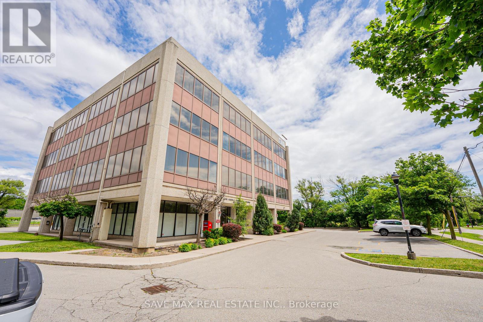 627 Lyons Lane, Oakville, Ontario  L6J 5Z7 - Photo 2 - W13446196