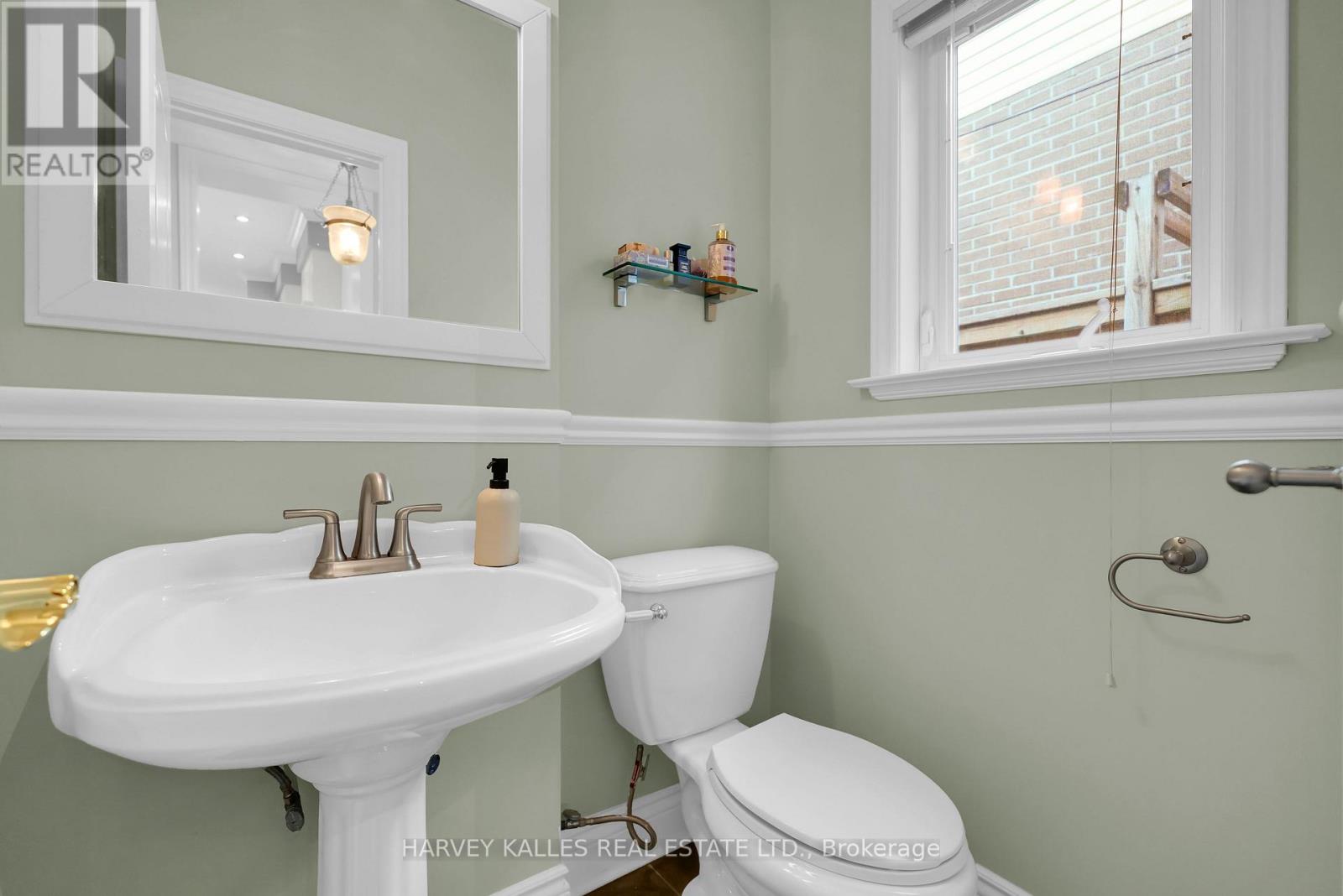 86 Woburn Avenue, Toronto, Ontario  M5M 1K6 - Photo 14 - C13481554