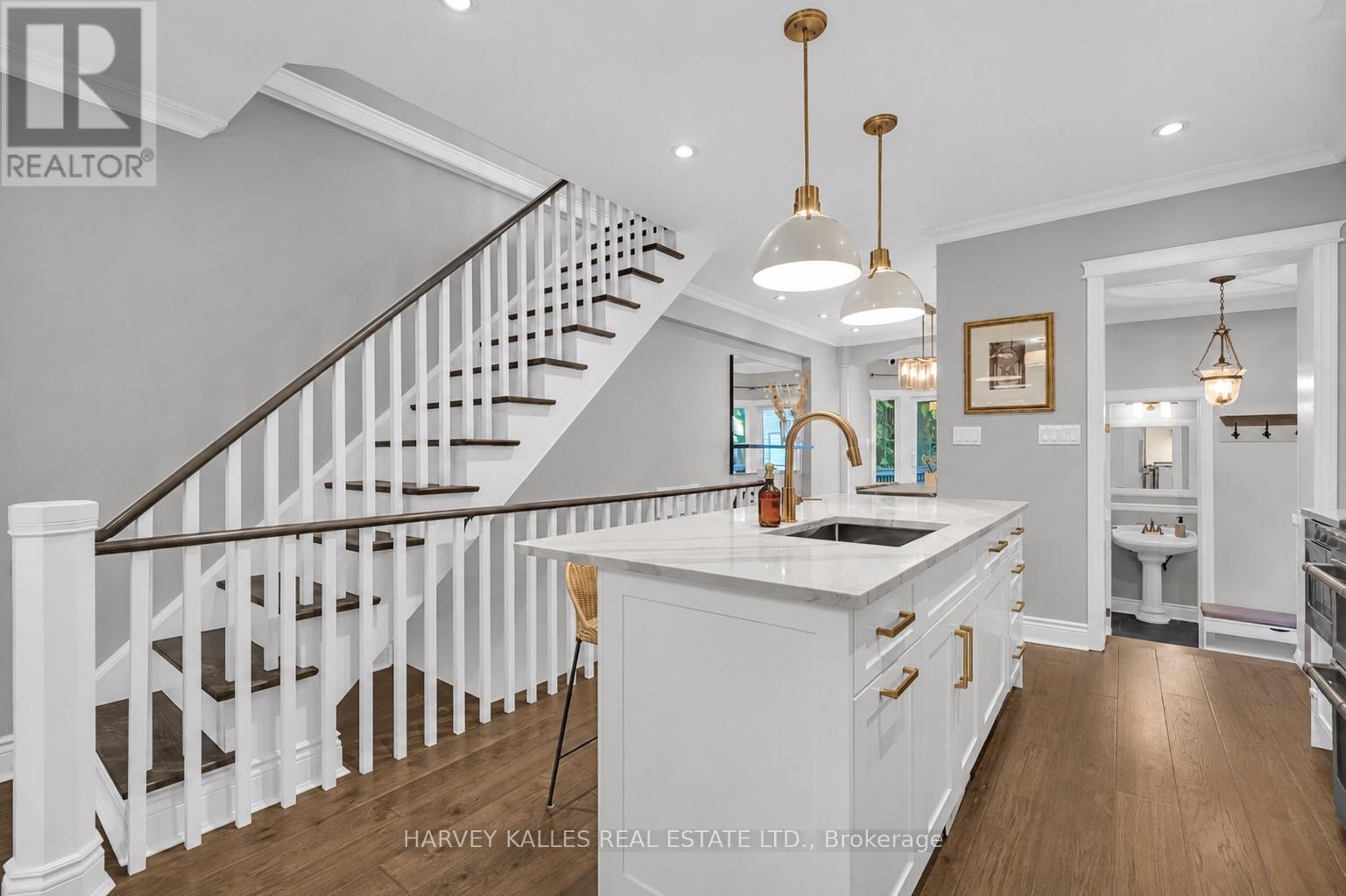 86 Woburn Avenue, Toronto, Ontario  M5M 1K6 - Photo 12 - C13481554