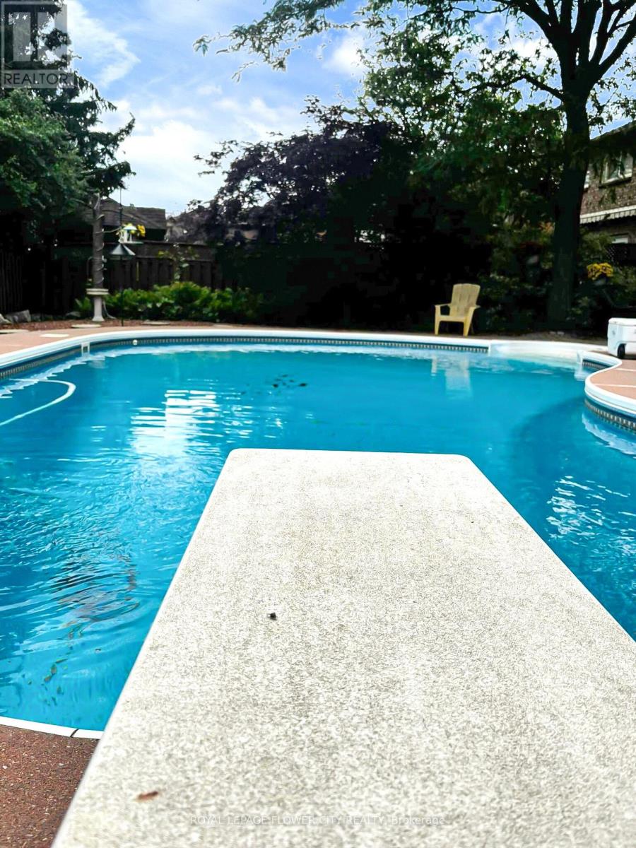 1340 Whitewater Lane, Mississauga, Ontario  L5V 1L8 - Photo 42 - W13480752