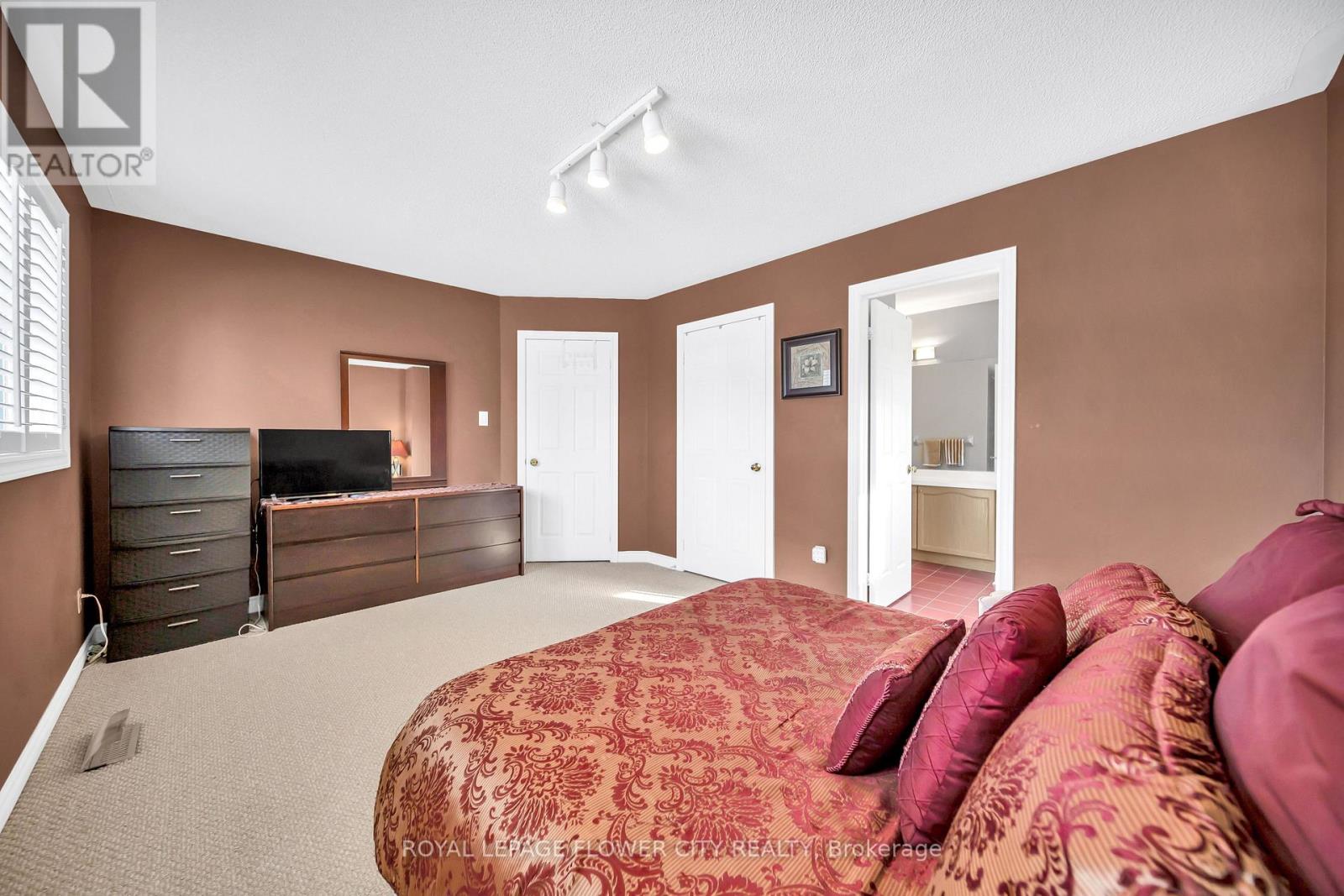 1340 Whitewater Lane, Mississauga, Ontario  L5V 1L8 - Photo 36 - W13480752