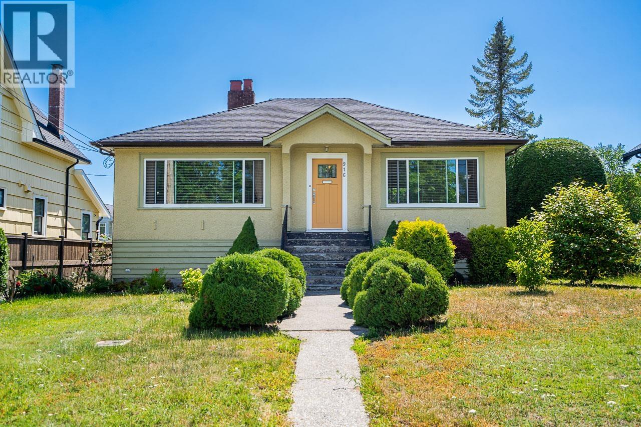 916 THIRTEENTH STREET, New Westminster, British Columbia
