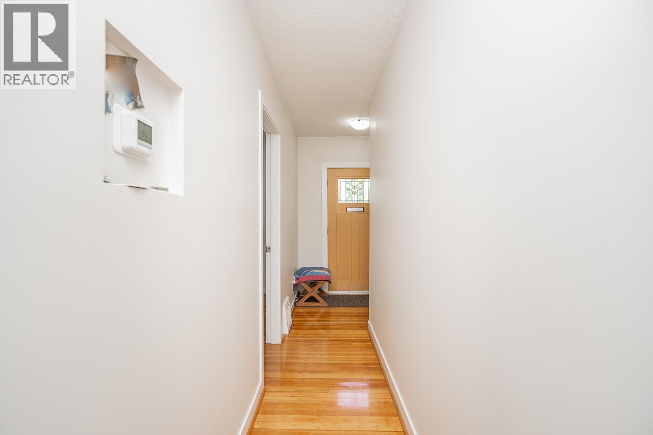 916 Thirteenth Street, New Westminster, British Columbia  V3M 4N1 - Photo 3 - R3138776