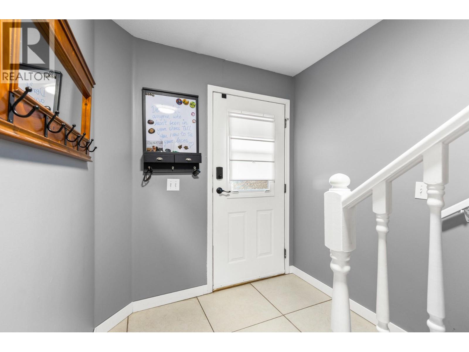 222 Biggar Road, Kelowna, British Columbia  V1V 1S4 - Photo 2 - 10391066