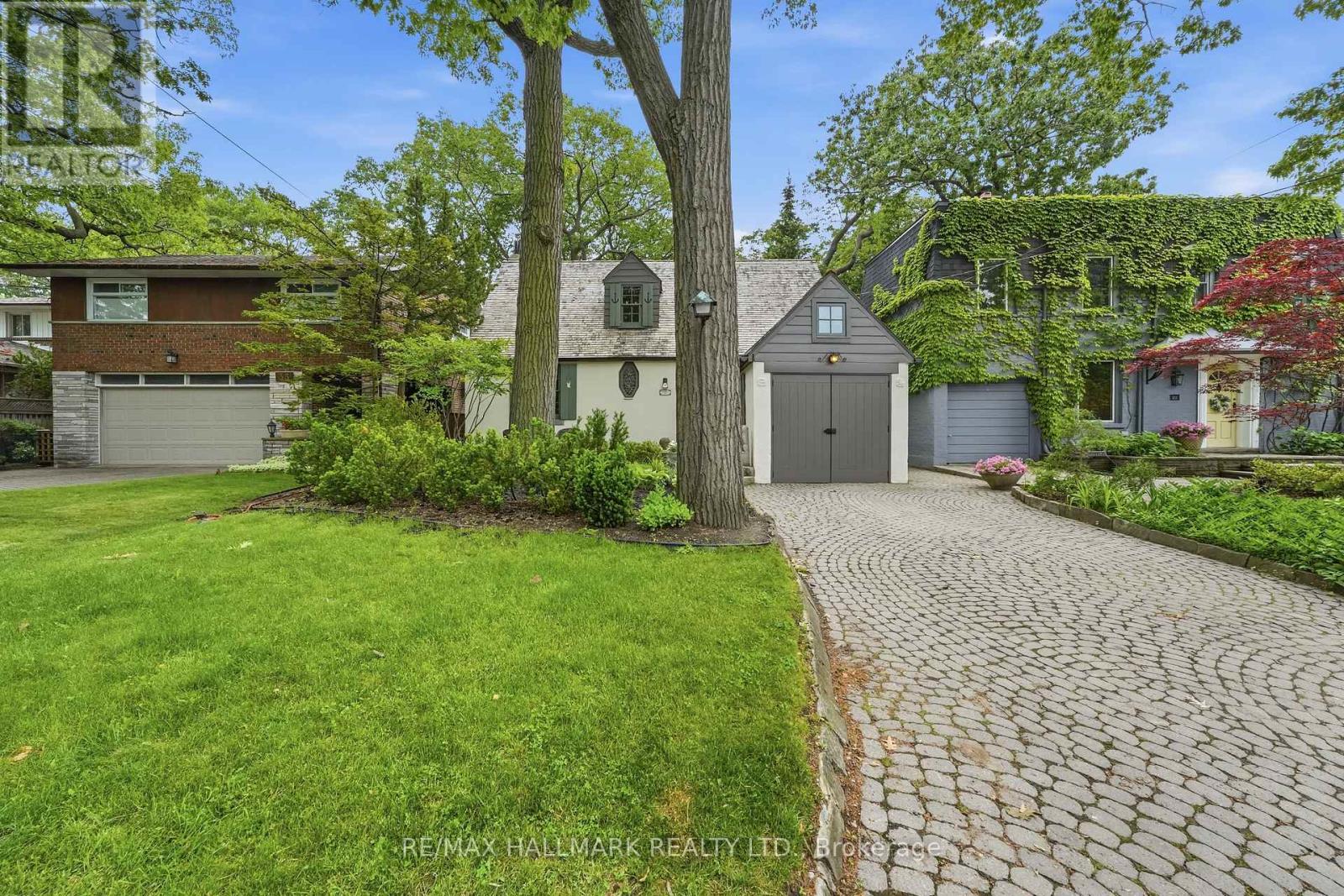 31 GLEN OAK DRIVE, Toronto, Ontario