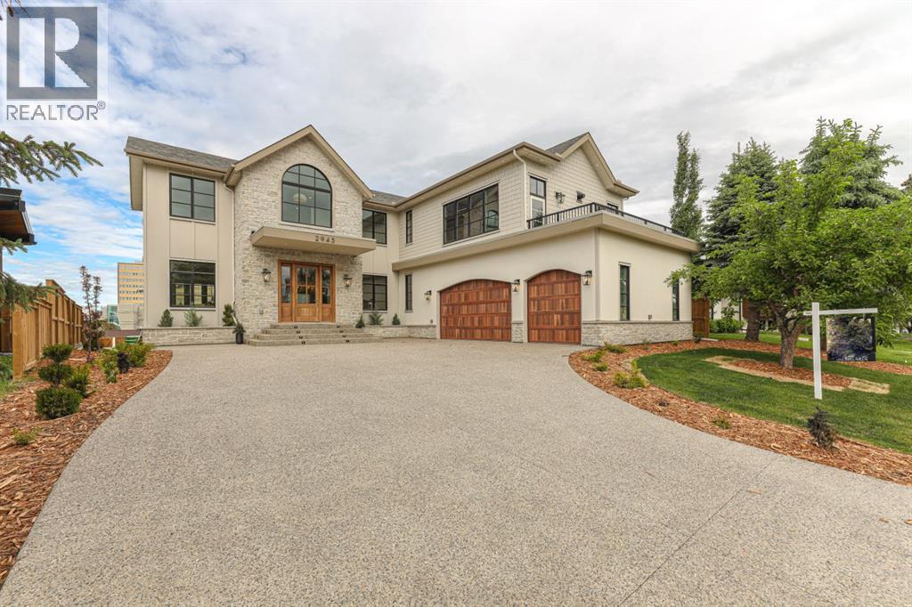 2945 Toronto Crescent Nw, Calgary, Alberta T2N 3W4 - Photo 2 - A2290621