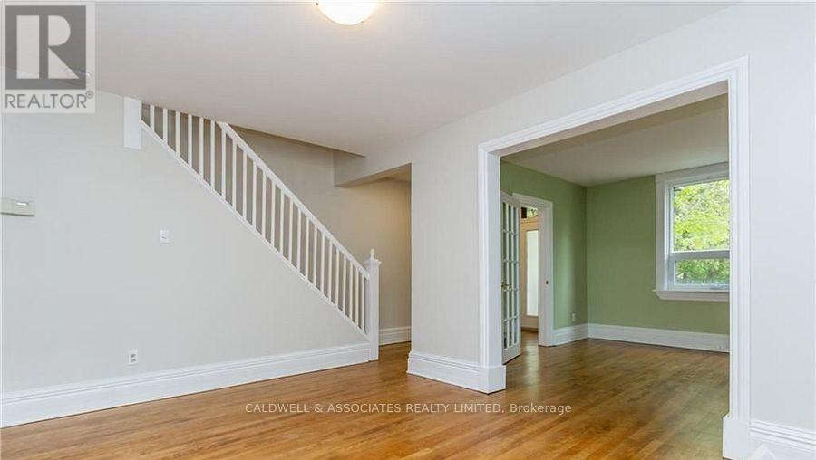 245 Mackay St Street, Ottawa, Ontario K1M 2B6 - Photo 2 - X13481704