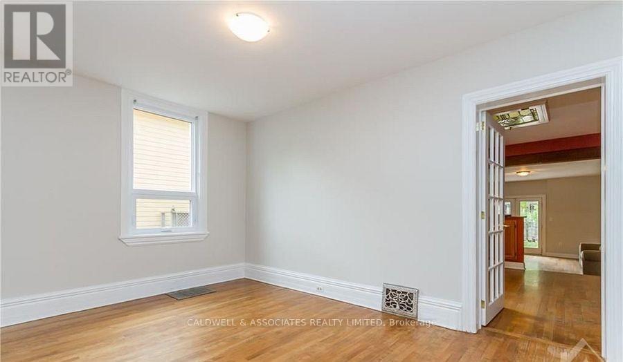 245 Mackay St Street, Ottawa, Ontario K1M 2B6 - Photo 3 - X13481704