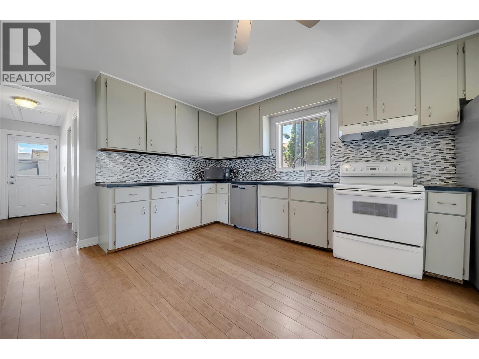 797 Bay Avenue, Kelowna, British Columbia  V1Y 7K2 - Photo 7 - 10392355