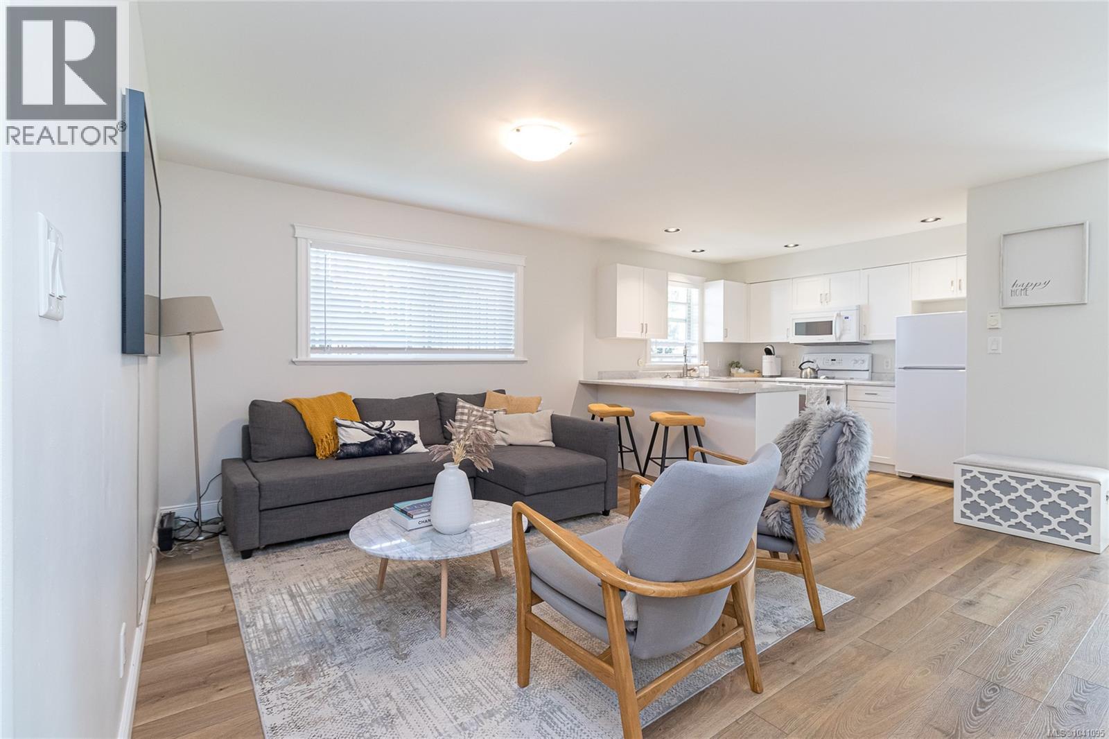 1786 Barrie Rd, Saanich, British Columbia  V8N 2W7 - Photo 40 - 1041095