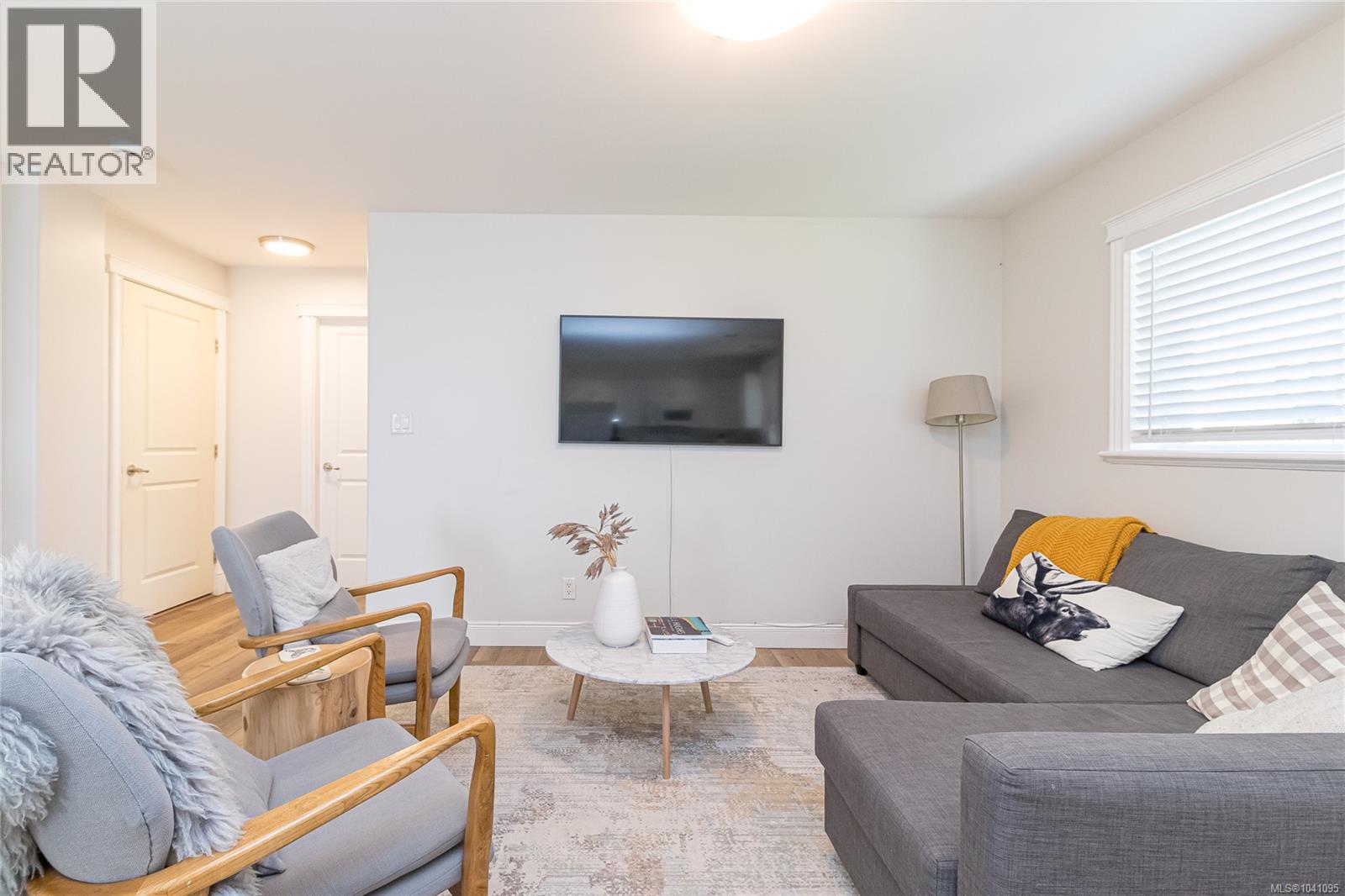 1786 Barrie Rd, Saanich, British Columbia  V8N 2W7 - Photo 41 - 1041095