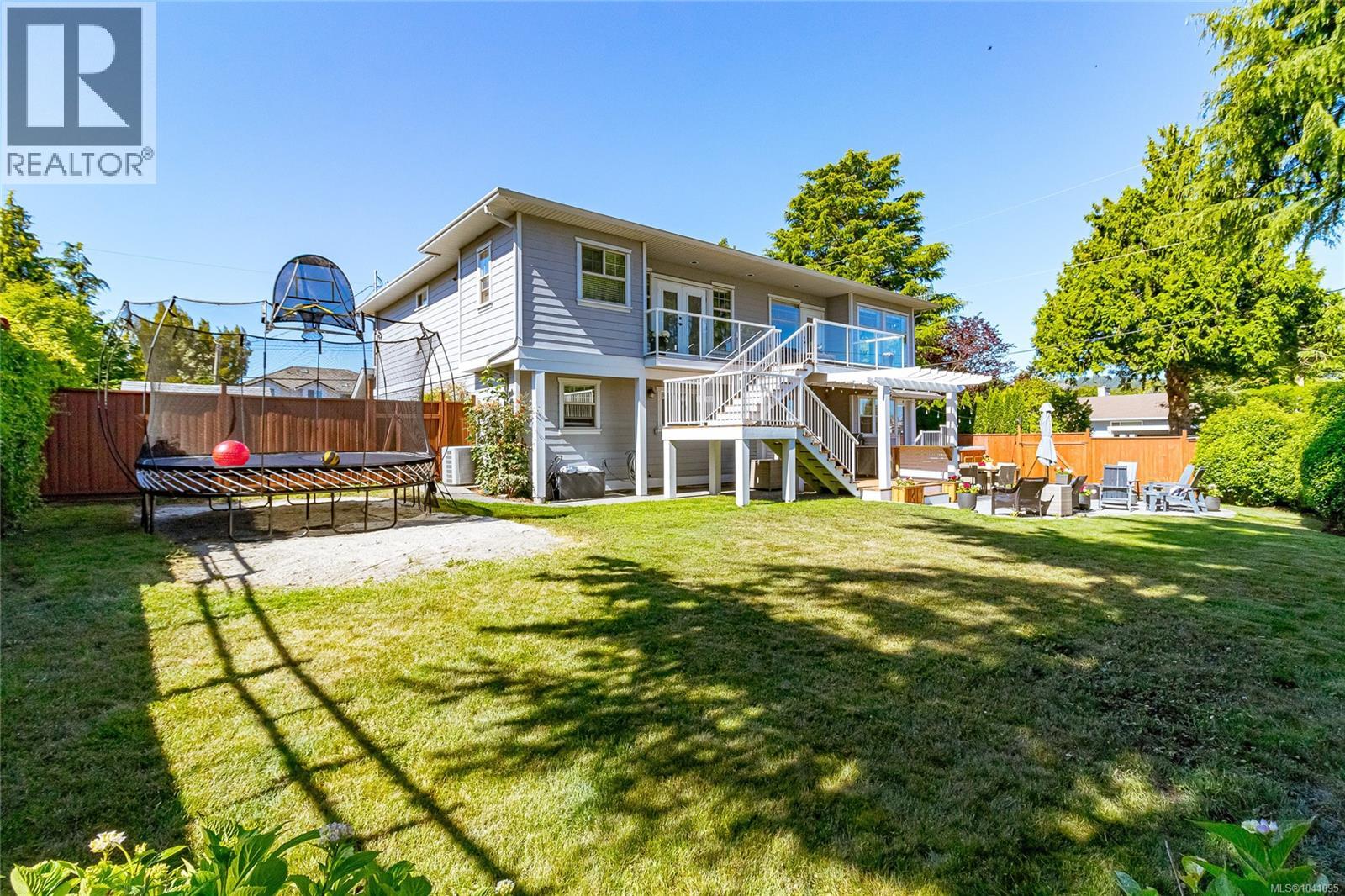1786 Barrie Rd, Saanich, British Columbia  V8N 2W7 - Photo 52 - 1041095