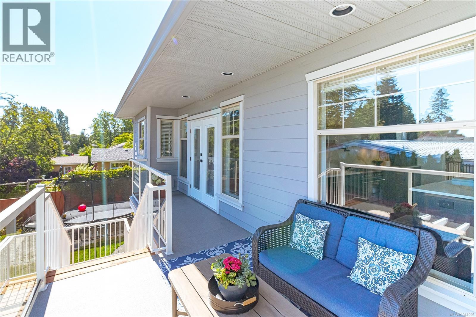 1786 Barrie Rd, Saanich, British Columbia  V8N 2W7 - Photo 53 - 1041095