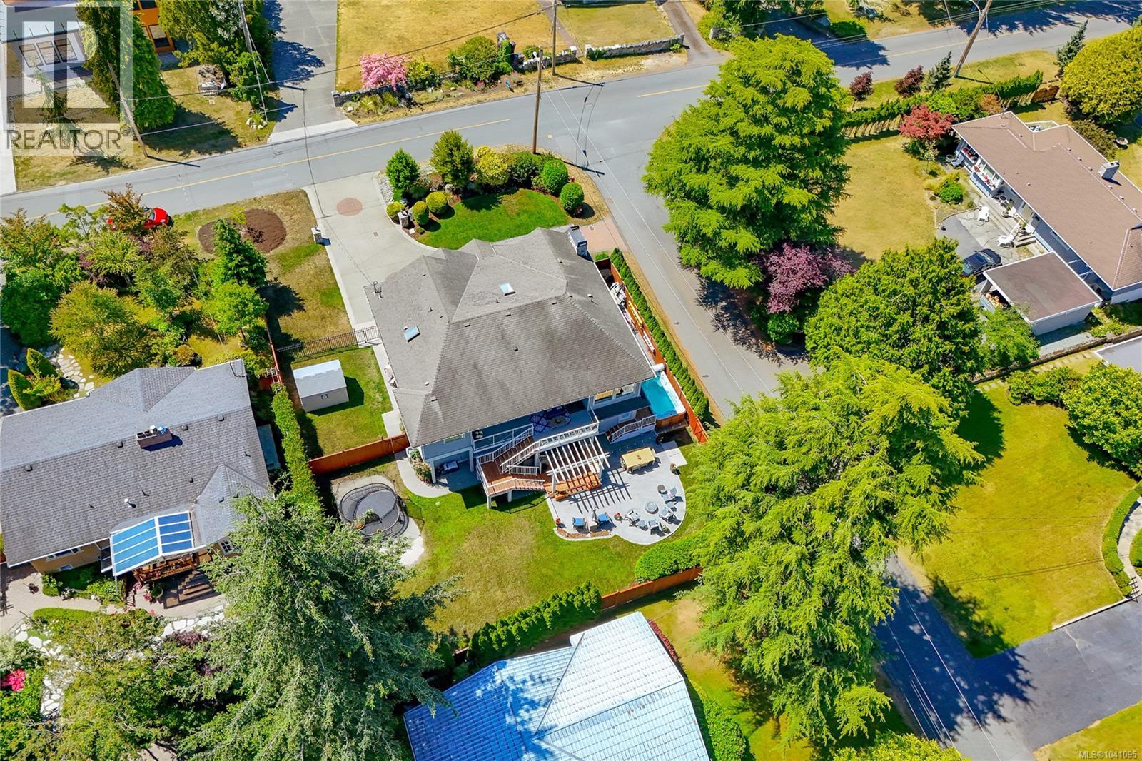 1786 Barrie Rd, Saanich, British Columbia  V8N 2W7 - Photo 57 - 1041095