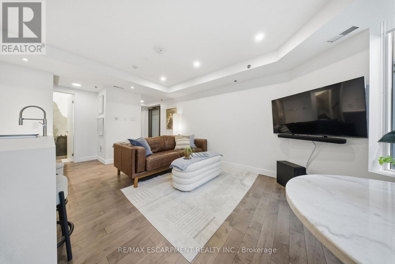Th1 - 127 Queen Street E, Toronto, Ontario M5C 1S3 - Photo 12 - C13481694